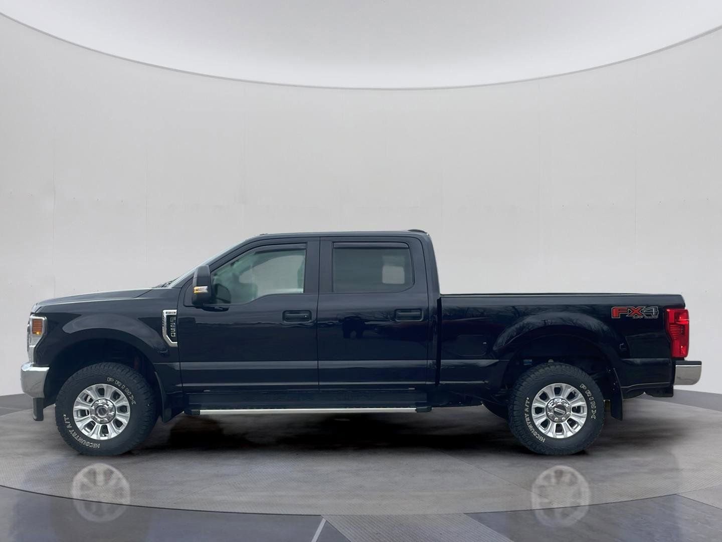 Used 2022 Ford F250 XL w/ STX Appearance Package image 2