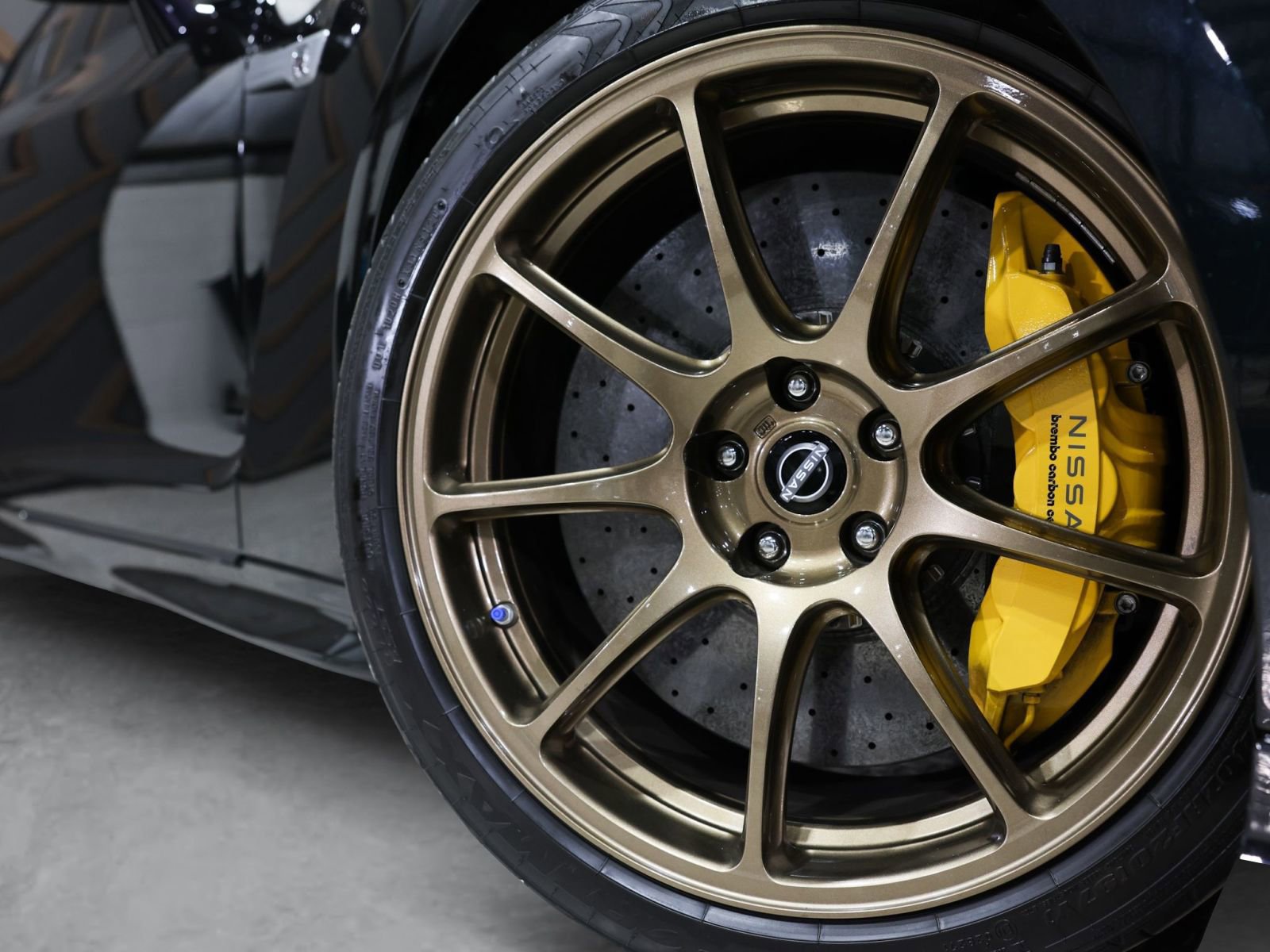 Used 2021 Nissan GT-R Premium AWD/4WD image 7