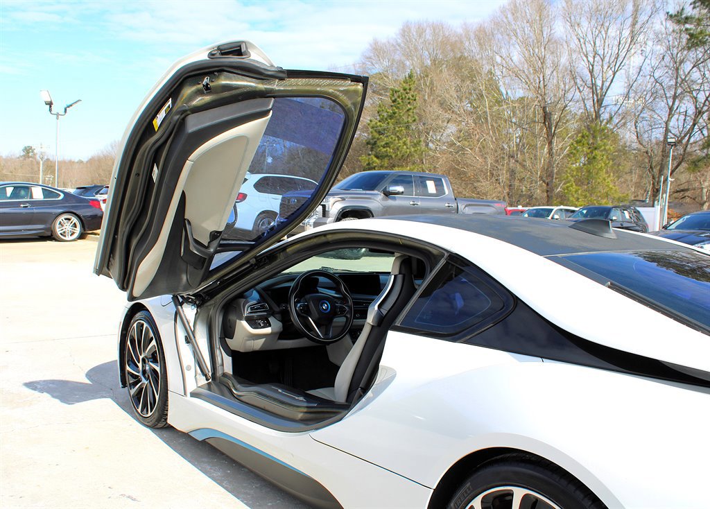 Used 2015 BMW i8 image 33