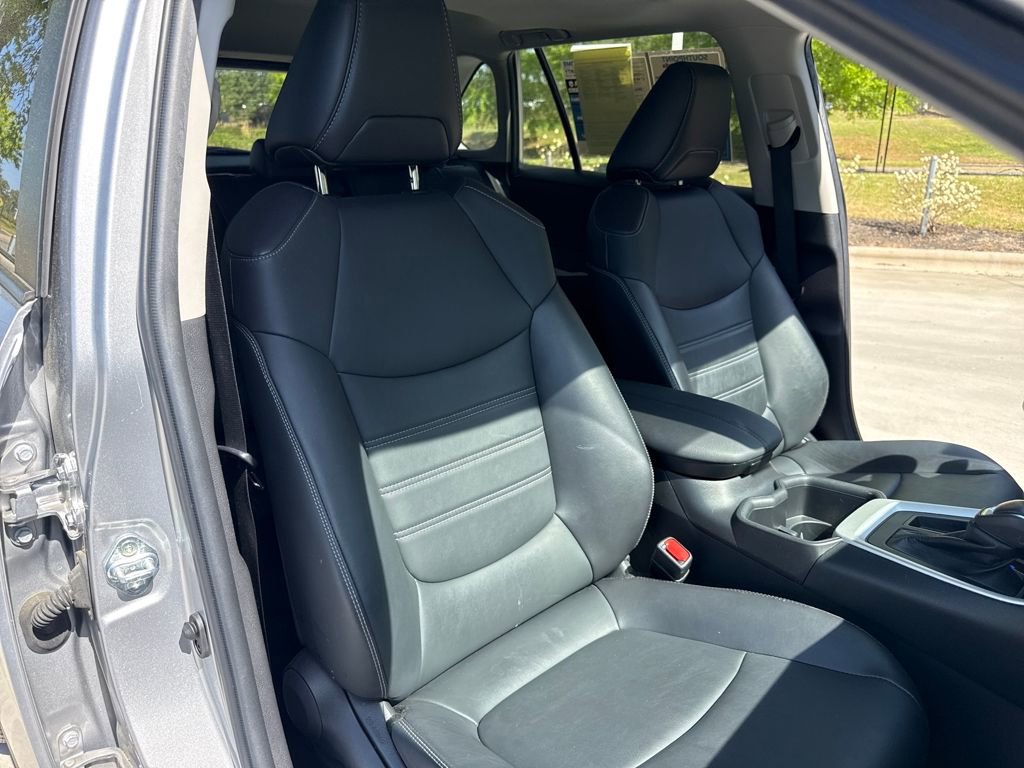 Used 2022 Toyota RAV4 XLE Premium image 33