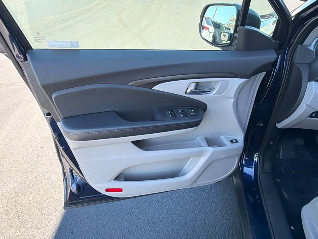 Used 2017 Honda Pilot LX image 5