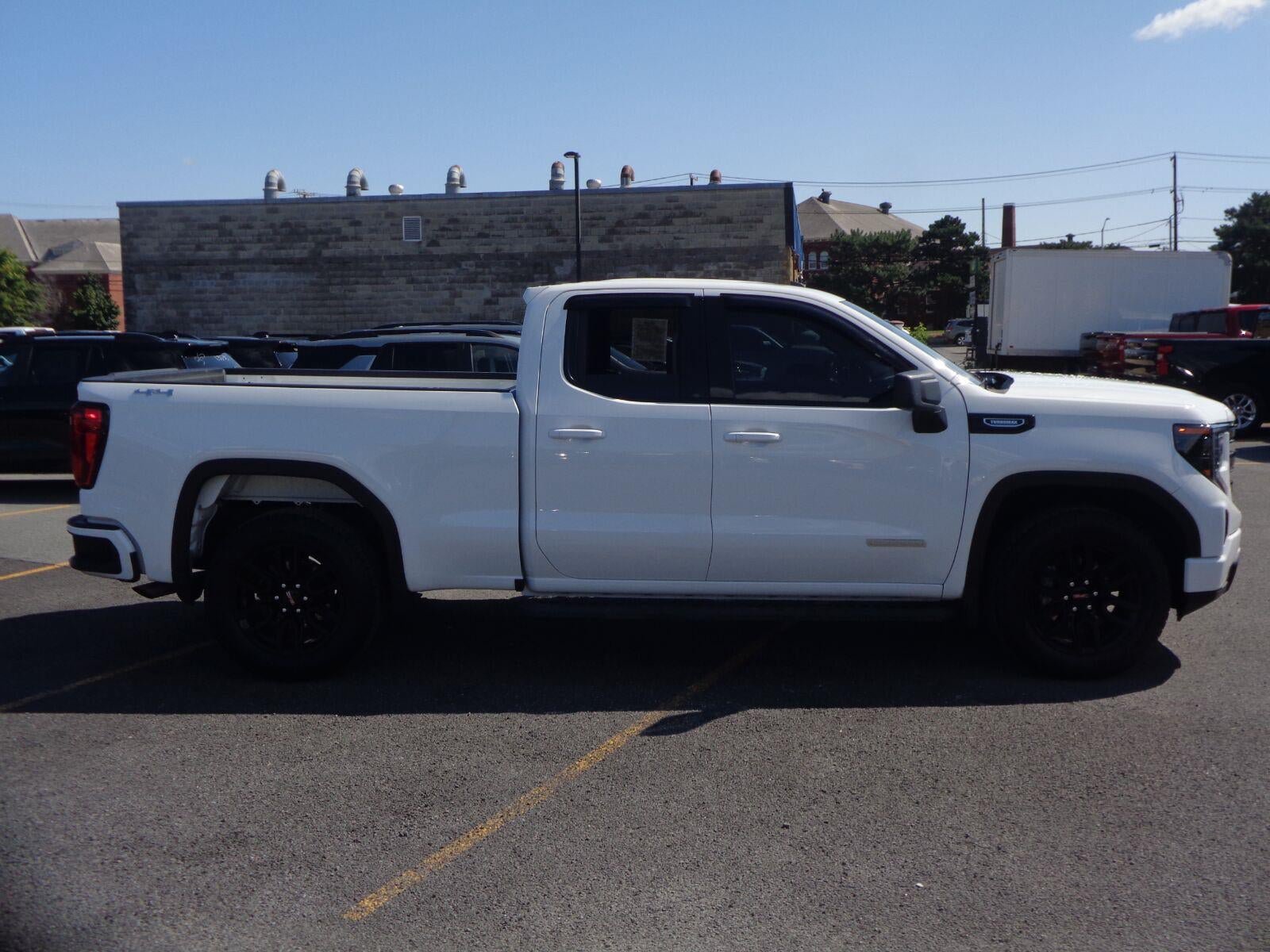 Certified 2025 GMC Sierra 1500 Elevation AWD/4WD image 4