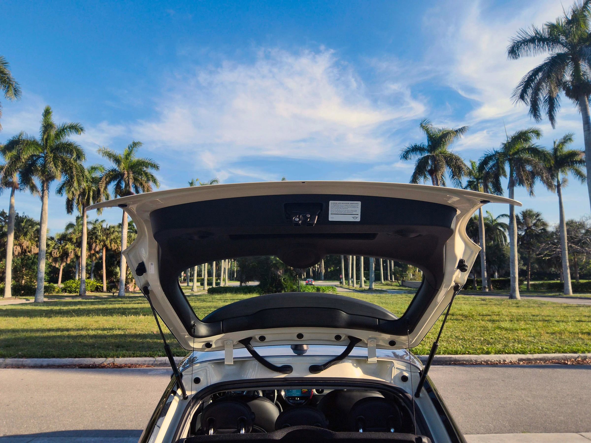 Used 2023 MINI Cooper 4-Door Hardtop FWD image 49