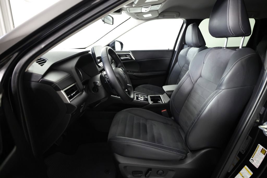 Used 2022 Mitsubishi Outlander SE image 18