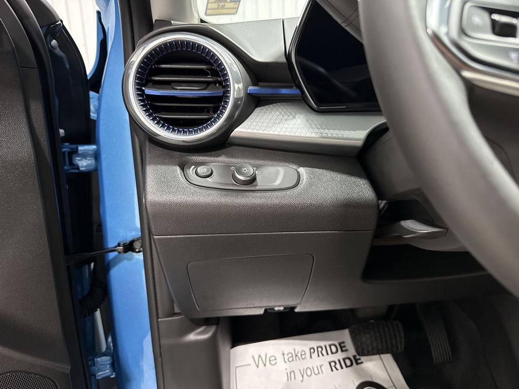 New 2026 Chevrolet Trax LT w/ Midnight Edition FWD image 18