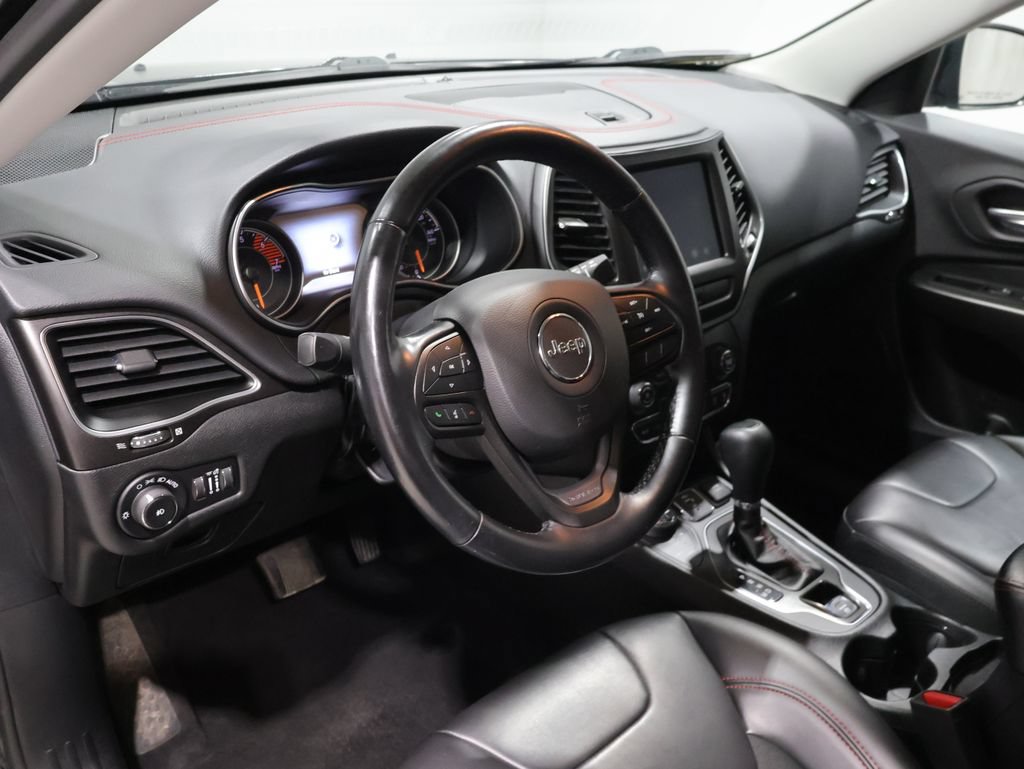 Used 2020 Jeep Cherokee Trailhawk w/ Cold Weather Group AWD/4WD image 17