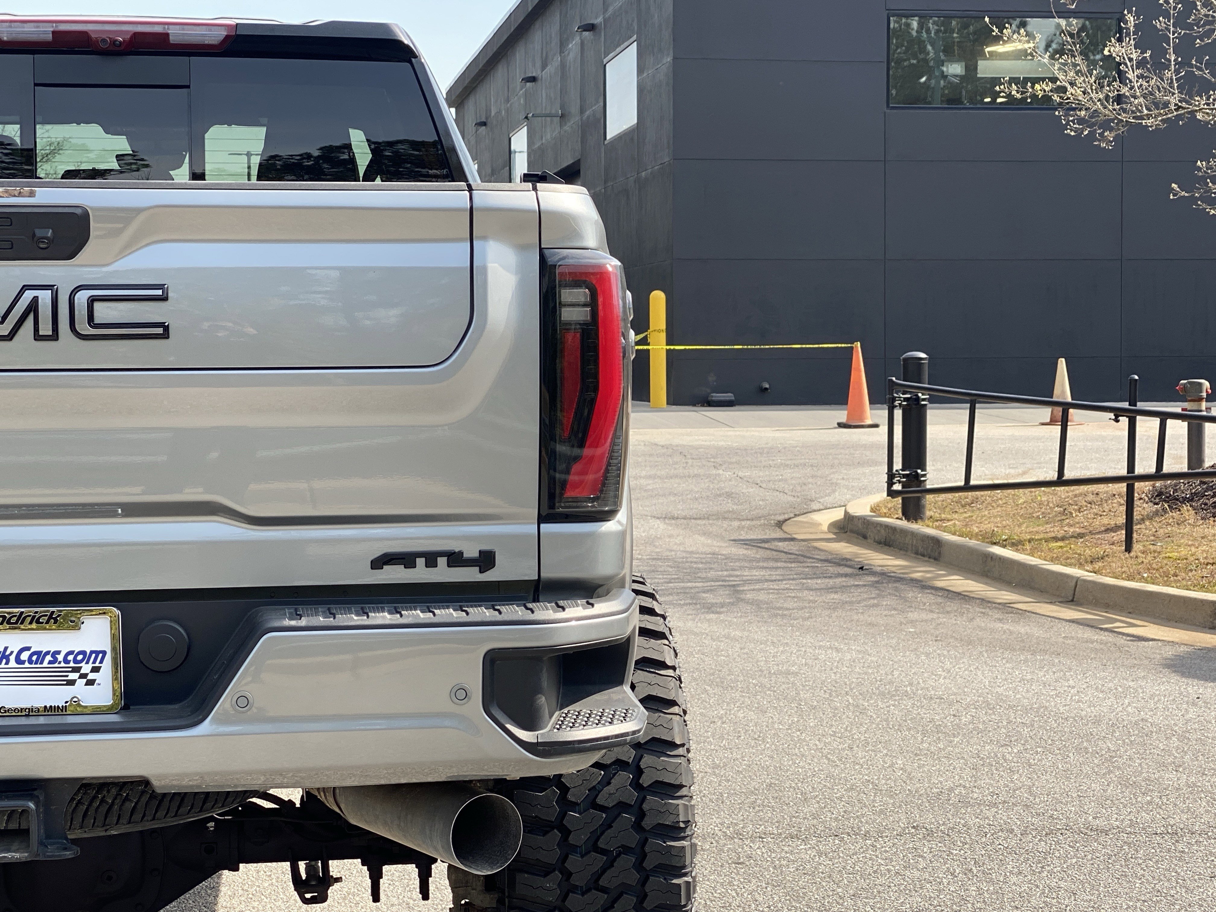 Used 2025 GMC Sierra 2500 AT4 w/ AT4 Premium Plus Package image 23