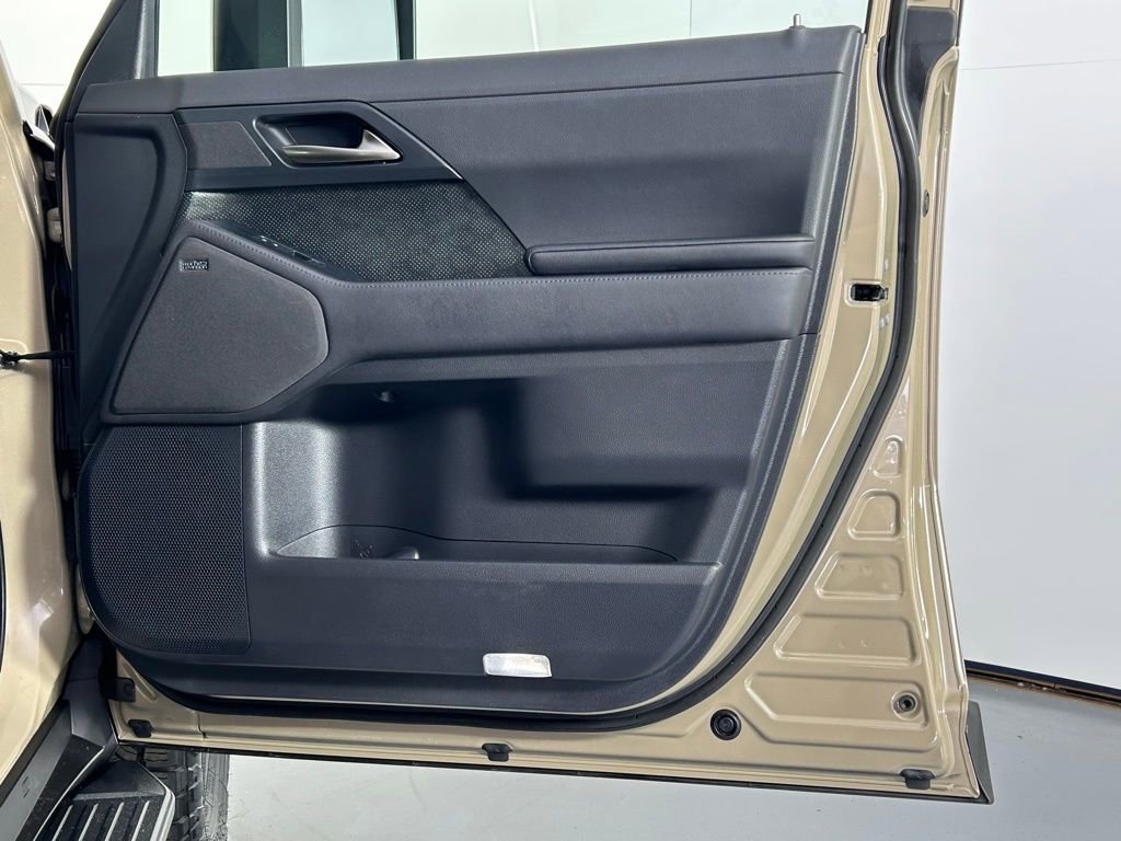 Used 2025 Lexus GX 550 AWD/4WD image 10