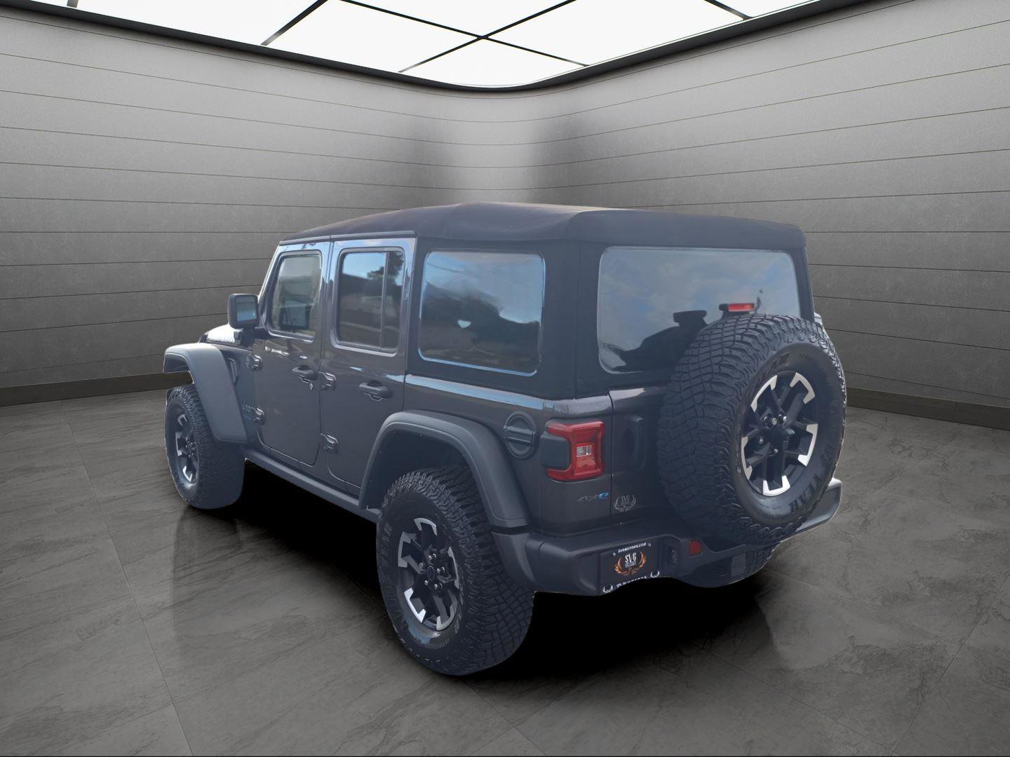 Used 2024 Jeep Wrangler Unlimited Rubicon 4xe image 3