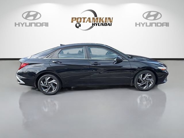 Certified 2025 Hyundai Elantra SEL FWD image 4