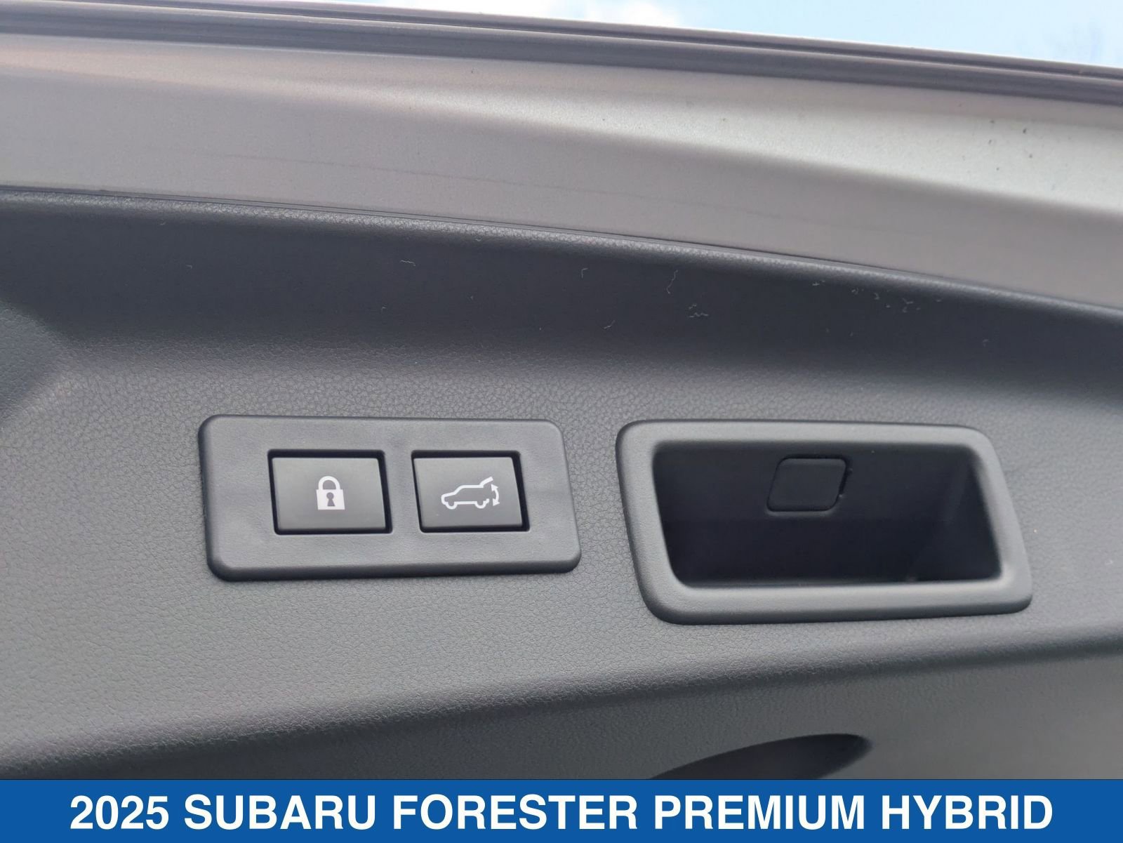 Certified 2025 Subaru Forester Premium AWD/4WD image 34