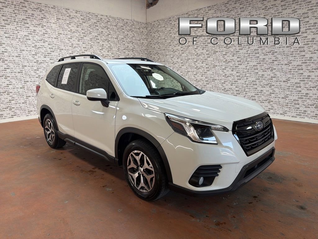 Used 2023 Subaru Forester Premium AWD/4WD image 1