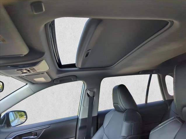 Used 2023 Toyota RAV4 XLE Premium AWD/4WD image 21