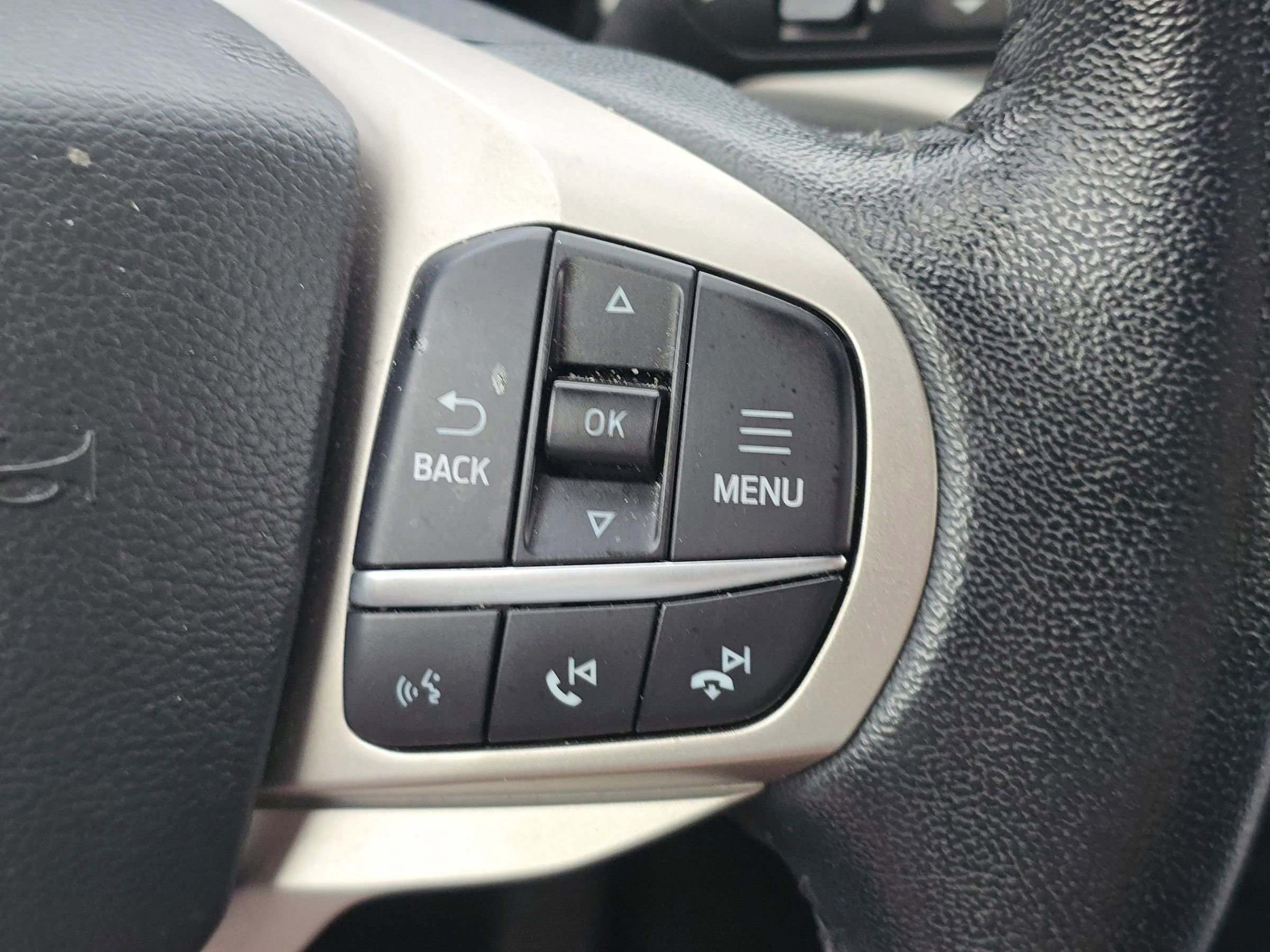 Used 2022 Ford Explorer XLT image 22