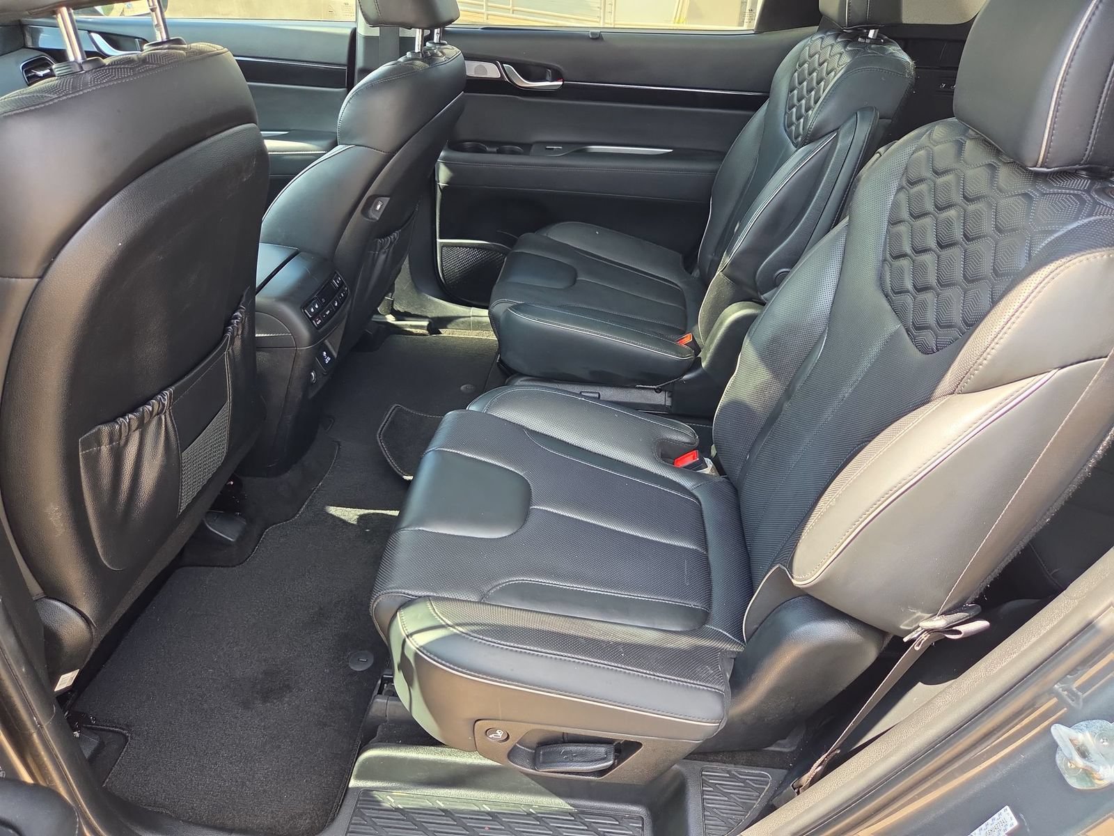 Used 2022 Hyundai Palisade Limited w/ Cargo Package FWD image 26