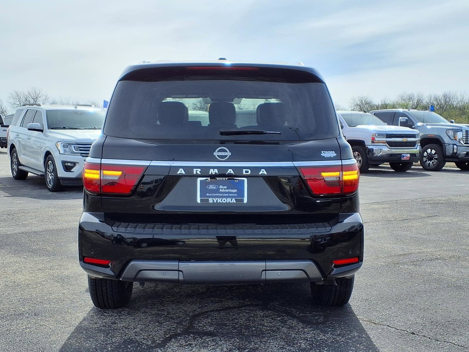 Used 2023 Nissan Armada SV w/ Cargo Package image 5