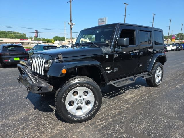 Used 2016 Jeep Wrangler Unlimited Sahara w/ Dual Top Group AWD/4WD image 2