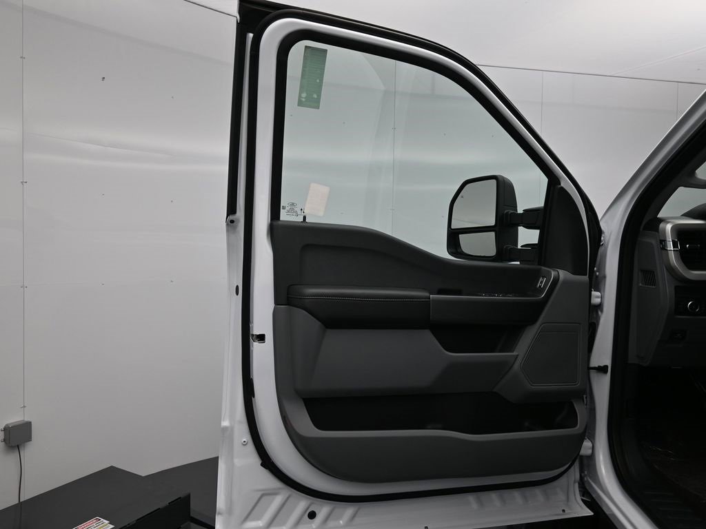 New 2026 Ford F350 XLT image 9