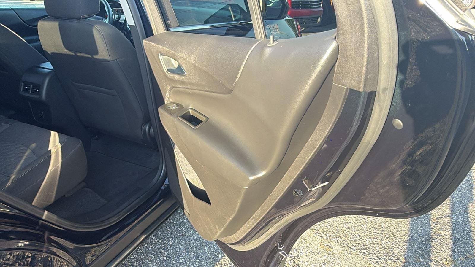 Used 2020 Chevrolet Equinox LT FWD image 16