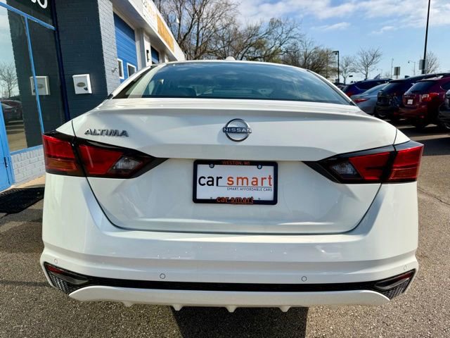 Used 2025 Nissan Altima 2.5 SV FWD image 7