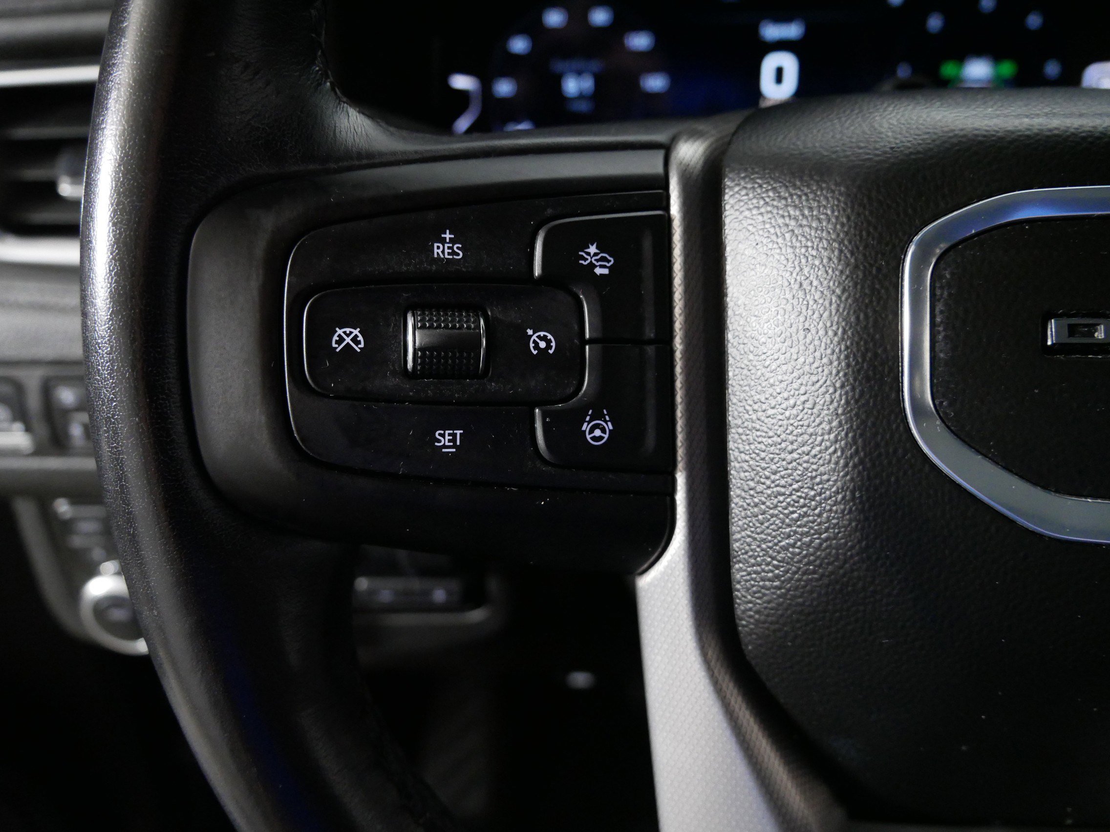 Used 2024 GMC Yukon XL Denali w/ Advanced Technology Package image 27