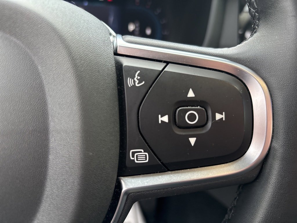 Certified 2025 Volvo S60 B5 Core image 22