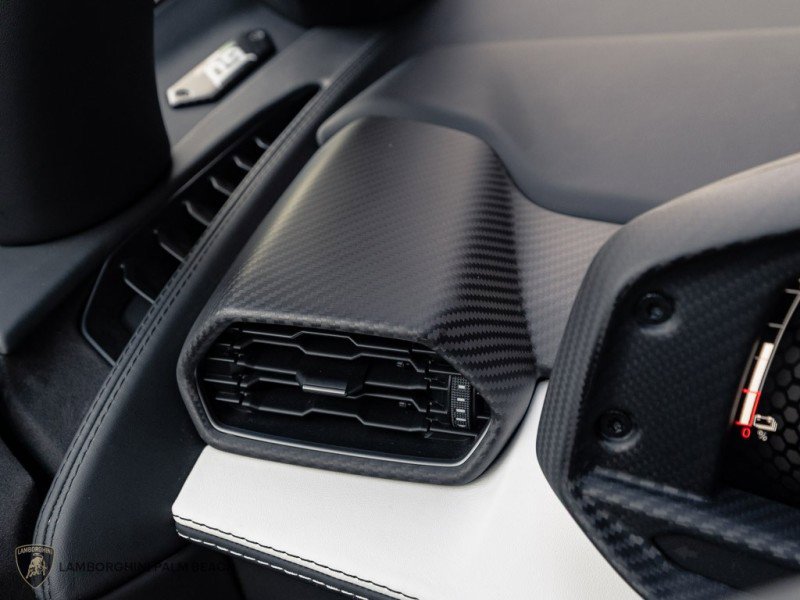 Used 2024 Lamborghini Revuelto image 22