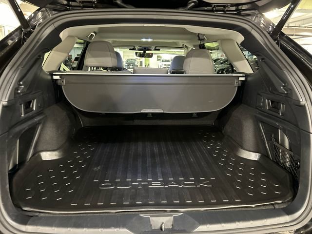 Used 2023 Subaru Outback Premium image 27