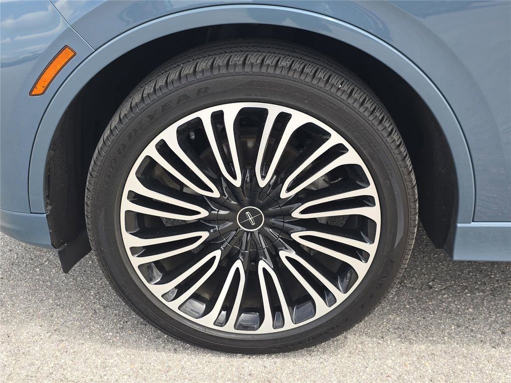 Used 2025 Lincoln Aviator Black Label image 10