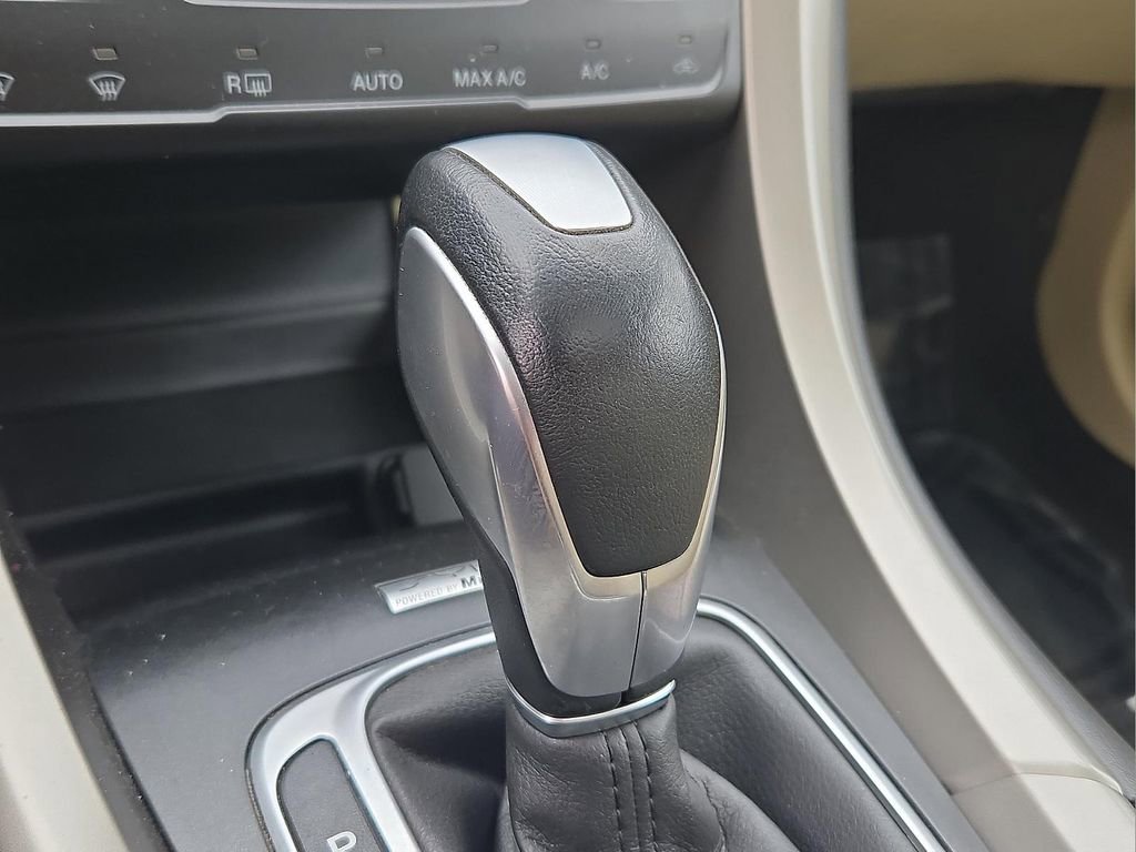 Used 2014 Ford Fusion SE w/ Equipment Group 202A image 17