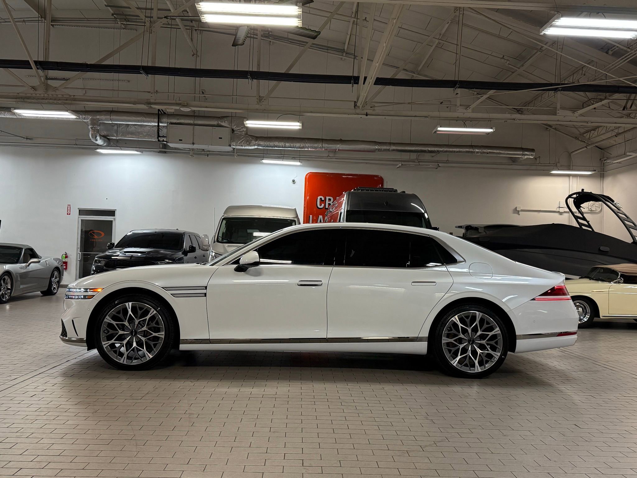 Used 2025 Genesis G90 3.5T video 2