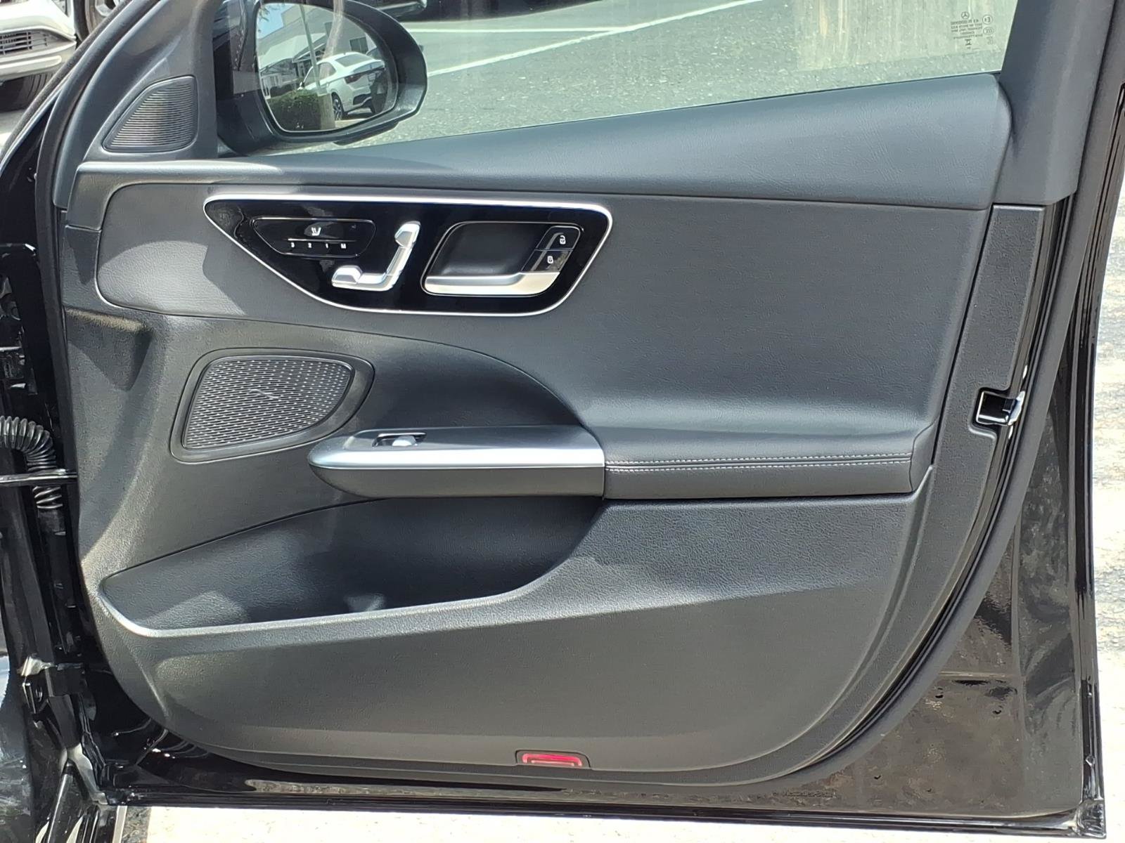 Used 2024 Mercedes-Benz C 300 Sedan image 15
