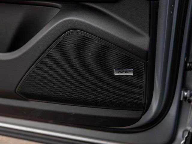 Certified 2025 Porsche Cayenne AWD/4WD image 41
