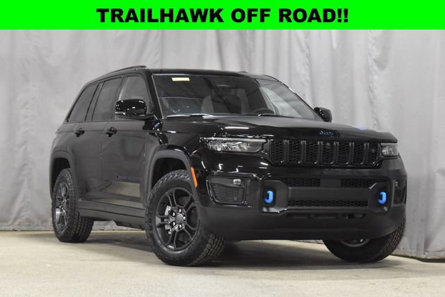 New 2025 Jeep Grand Cherokee Trailhawk w/ Advanced Protech Group II