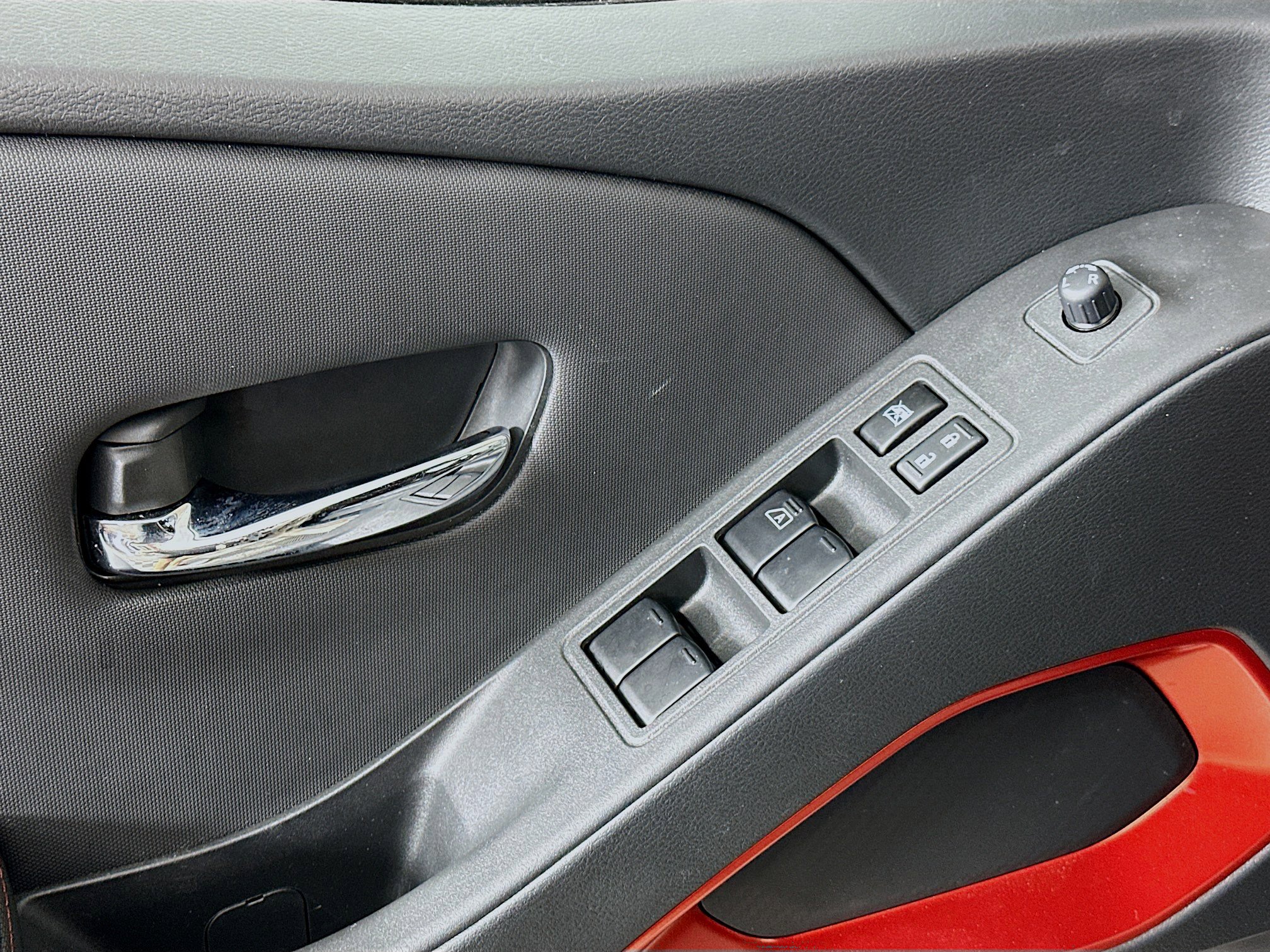 Used 2024 Nissan Frontier PRO-4X w/ Technology Package image 15