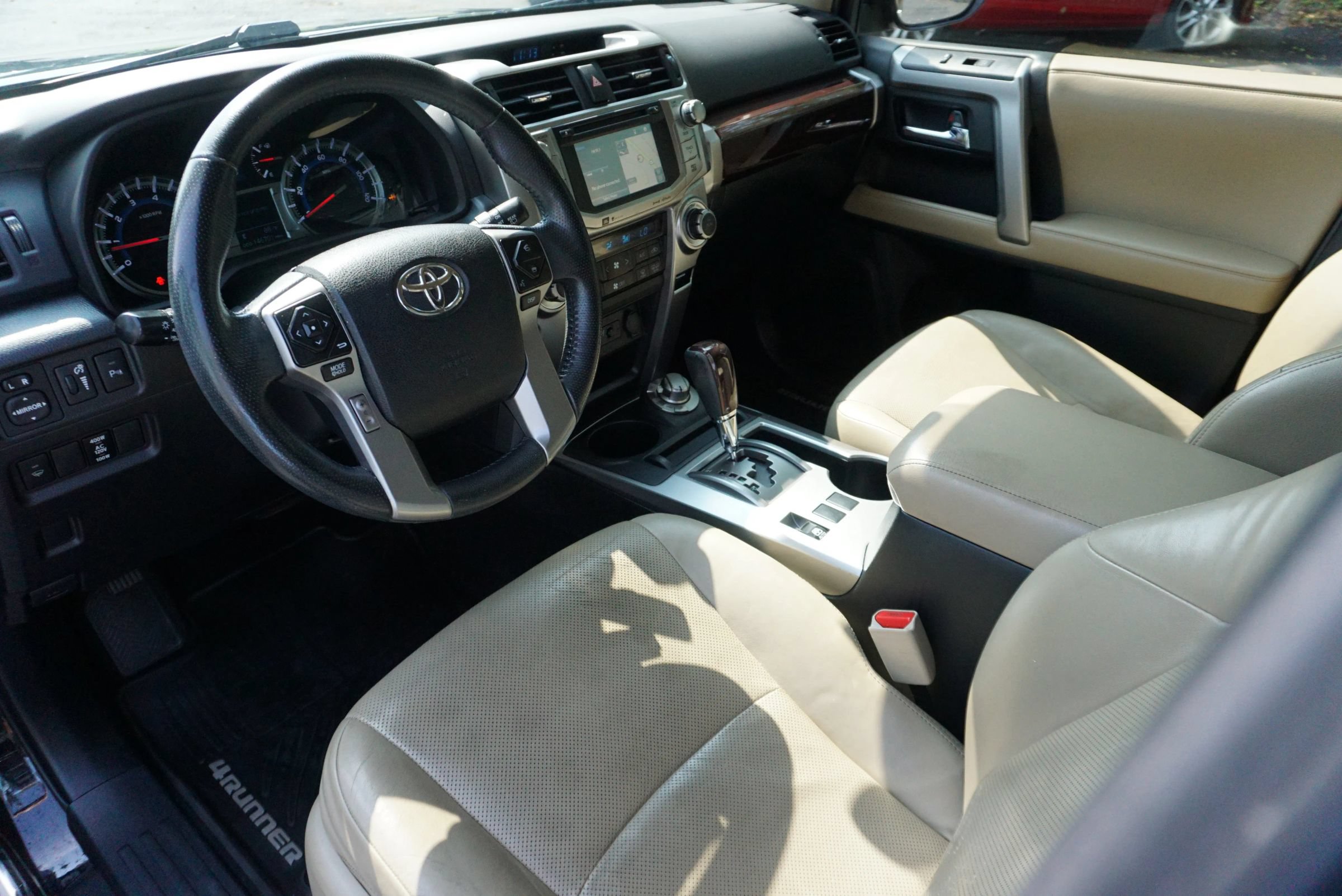 Used 2016 Toyota 4Runner Limited AWD/4WD image 25