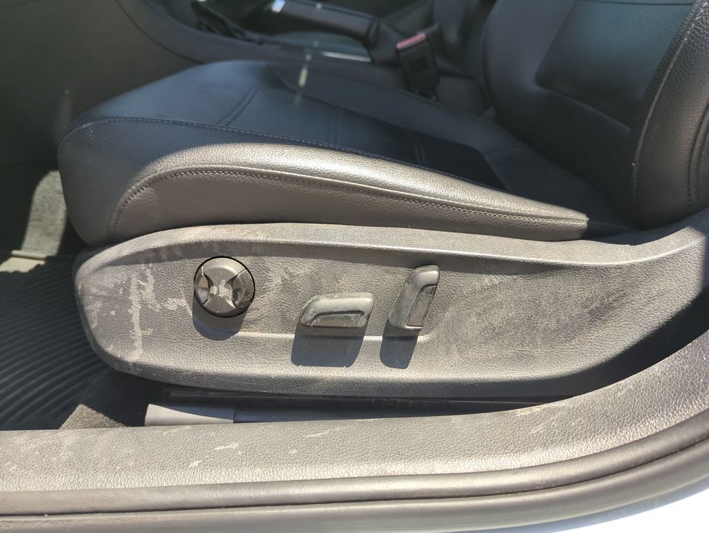 Used 2017 Volkswagen Passat 1.8T SE FWD image 13