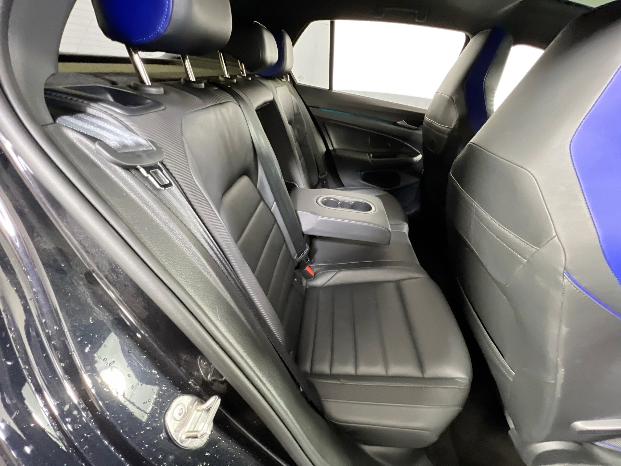 Used 2024 Volkswagen Golf R image 27