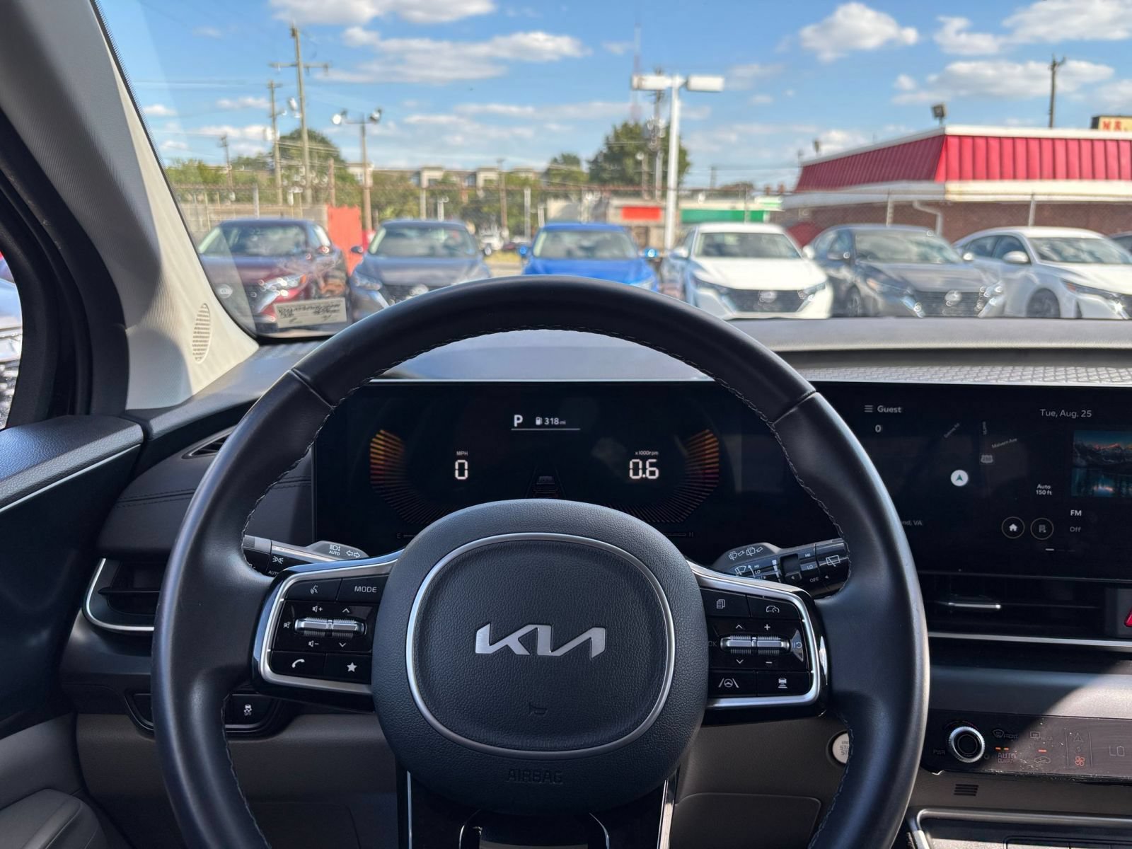 Used 2026 Kia Carnival FWD image 31