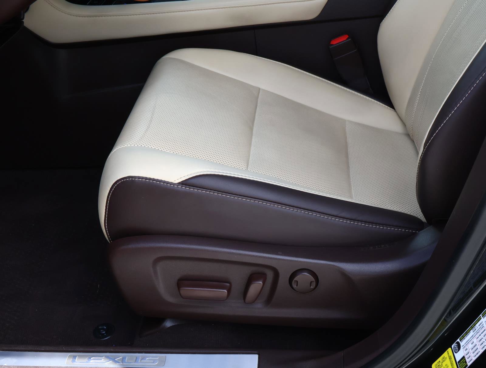 Used 2018 Lexus RX 350 FWD w/ Premium Package image 14