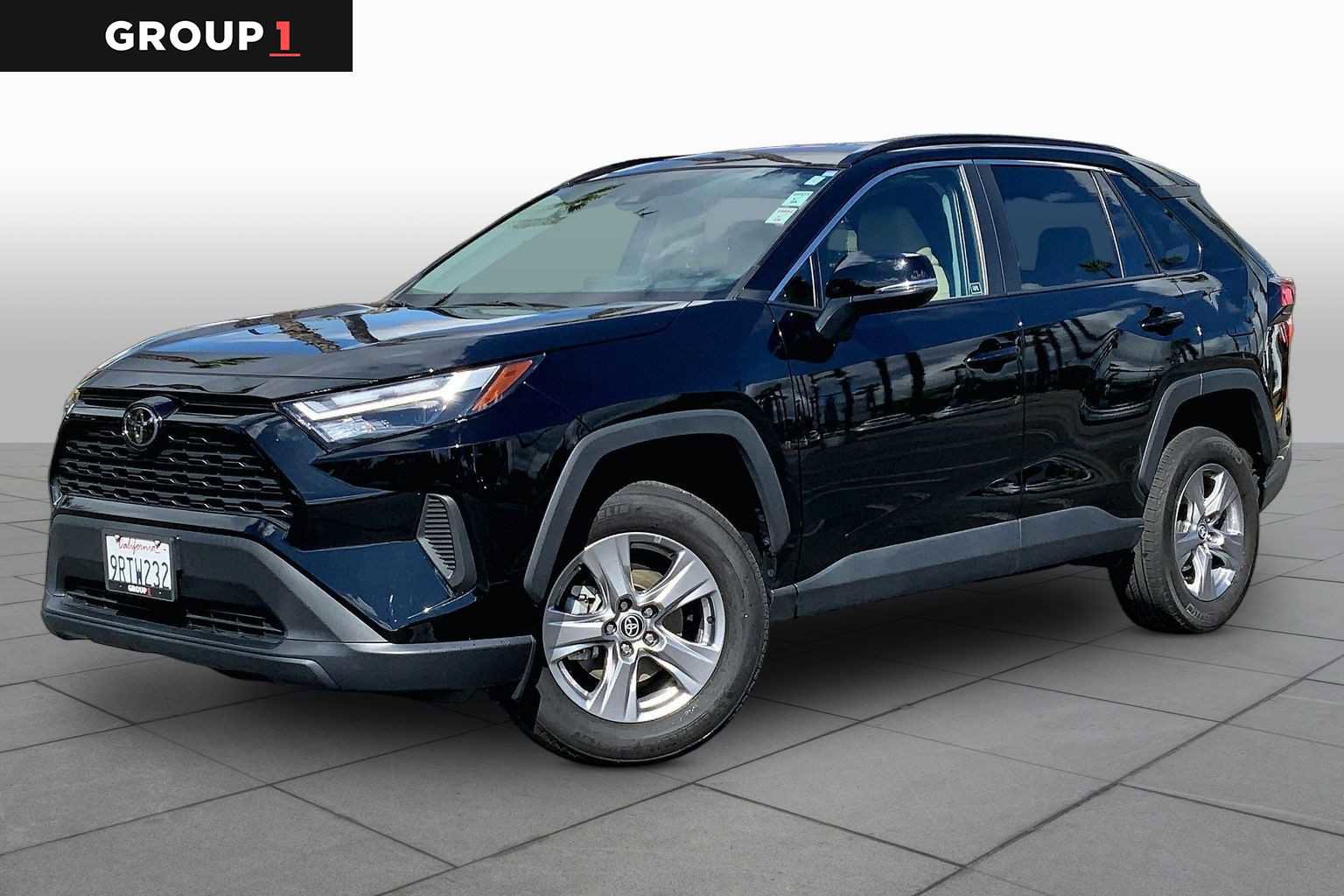 Used 2025 Toyota RAV4 XLE FWD image 1