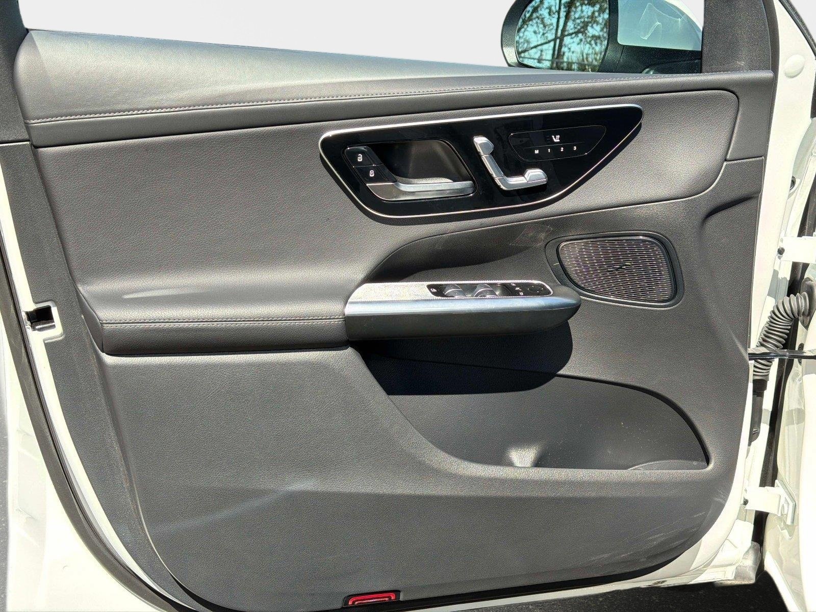 Used 2025 Mercedes-Benz GLC 300 image 35