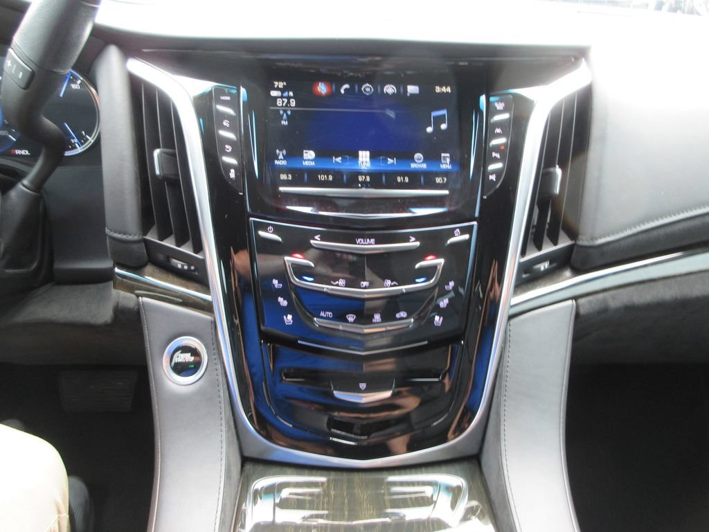 Certified 2018 Cadillac Escalade Platinum AWD/4WD image 33
