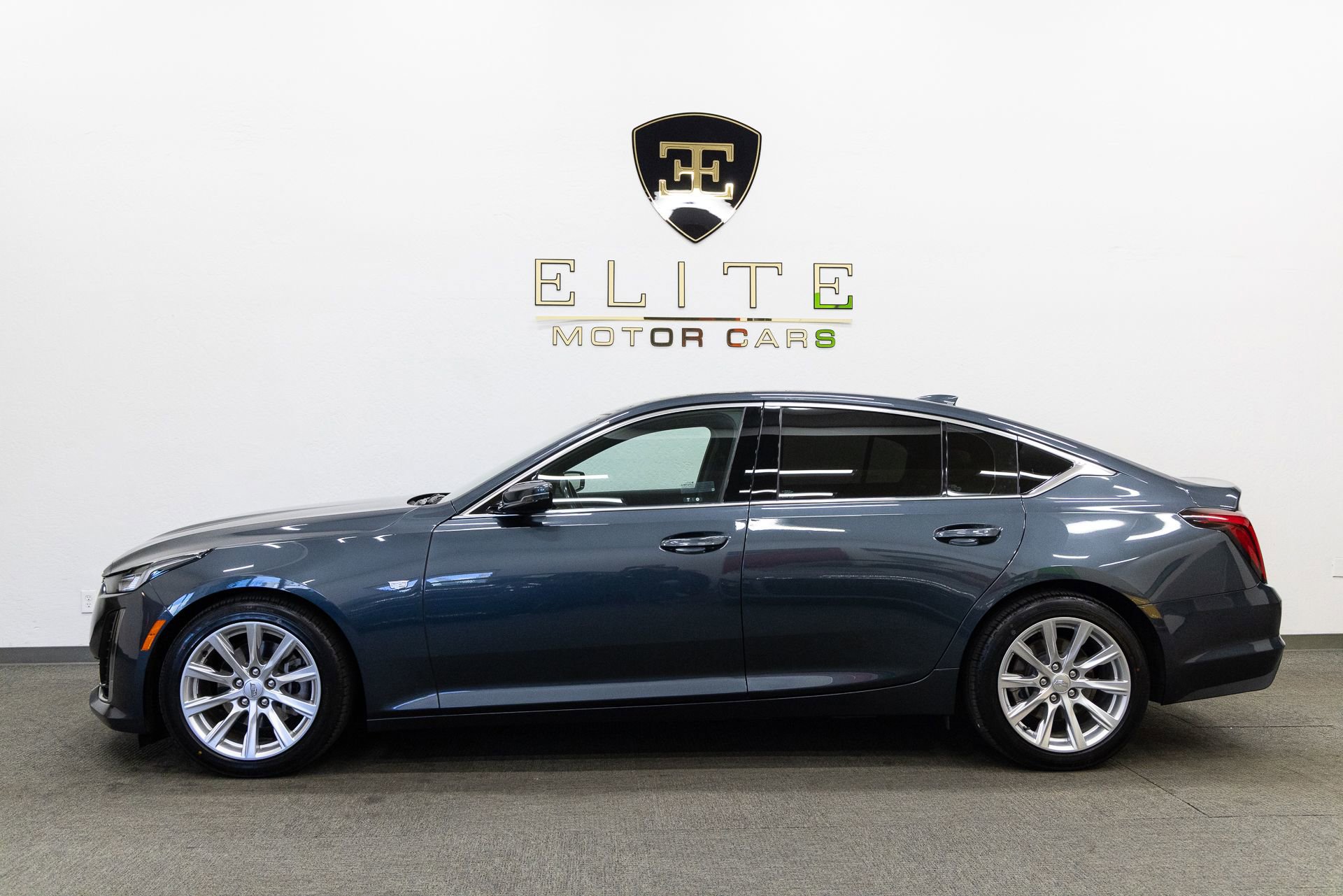 Used 2020 Cadillac CT5 Luxury image 2