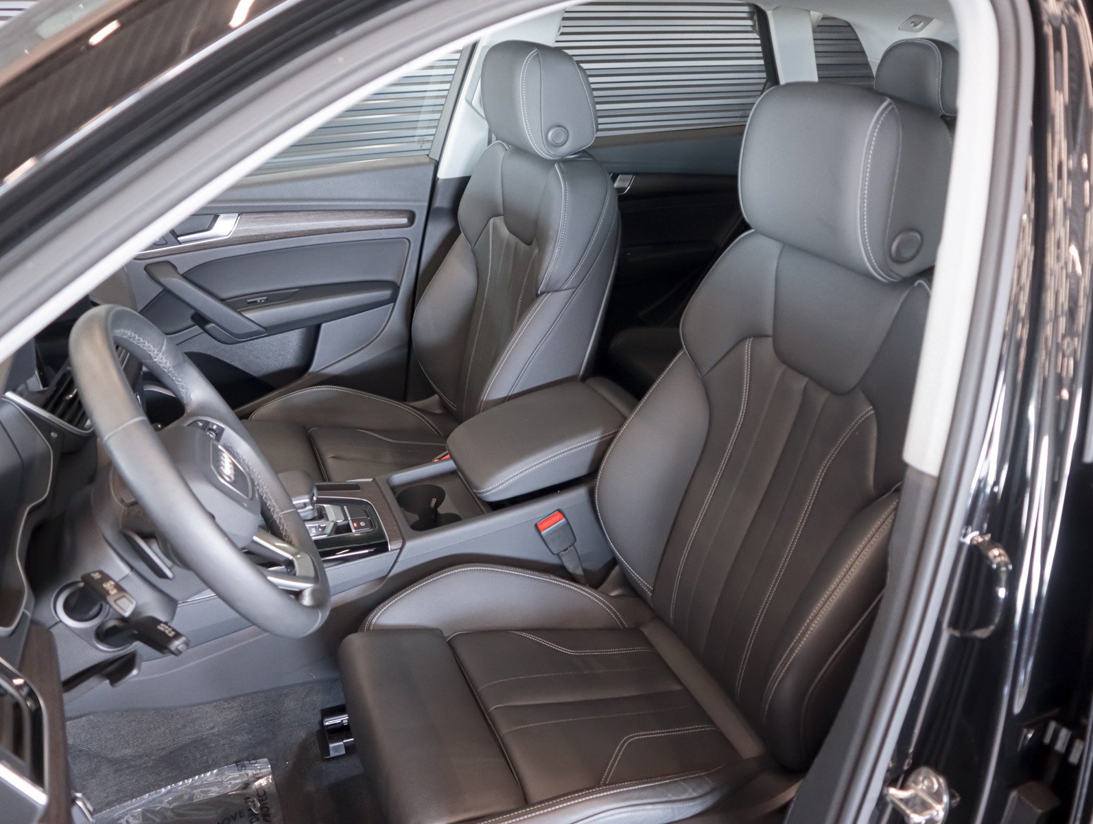 Used 2024 Audi Q5 e Premium w/ Convenience Package AWD/4WD image 6