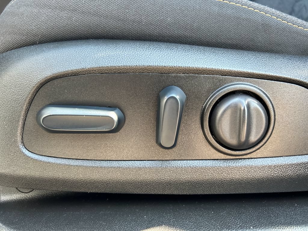 Used 2024 Chevrolet Equinox LT AWD/4WD image 16