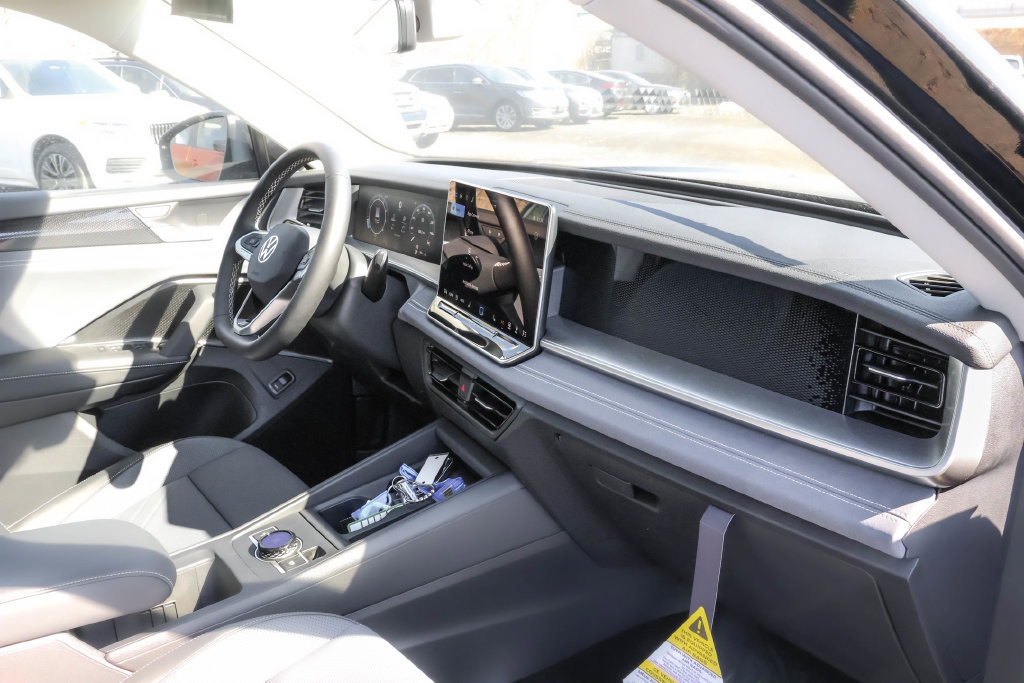 New 2026 Volkswagen Tiguan SE AWD/4WD image 35