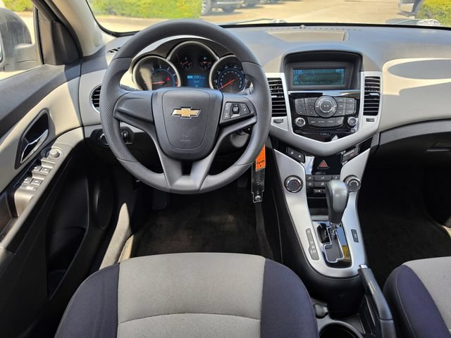 Used 2014 Chevrolet Cruze LS FWD image 8