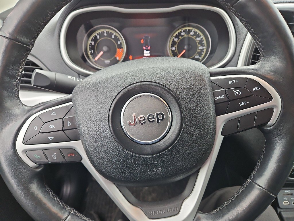 Used 2014 Jeep Cherokee Limited w/ Luxury Group image 10