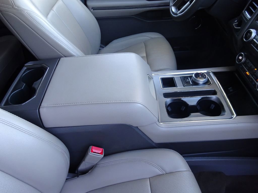 Used 2020 Ford Expedition XLT w/ Equipment Group 202A RWD image 18